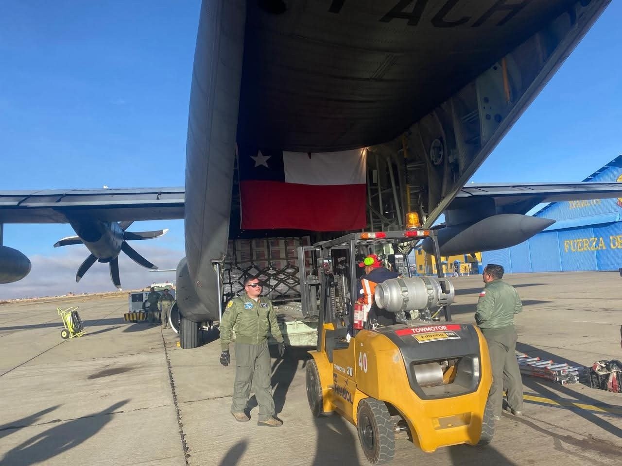 Chile envió cinco toneladas de alimentos a Bolivia ante escasez por bloqueos en La Paz 705327134 1362352065712151 2594967701566063180 n
