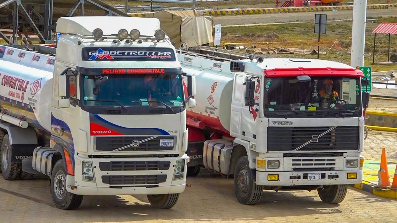 YPFB responsabiliza a bloqueos por escasez de combustible en La Paz y pide pausa humanitaria 707723655 1319515053603389 6222924696851558252 n