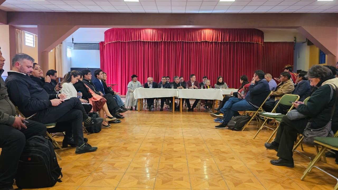 Comisión de diálogo pide suspender órdenes de aprehensión contra dirigentes movilizados 708194180 122174213294822339 7942431253134897189 n