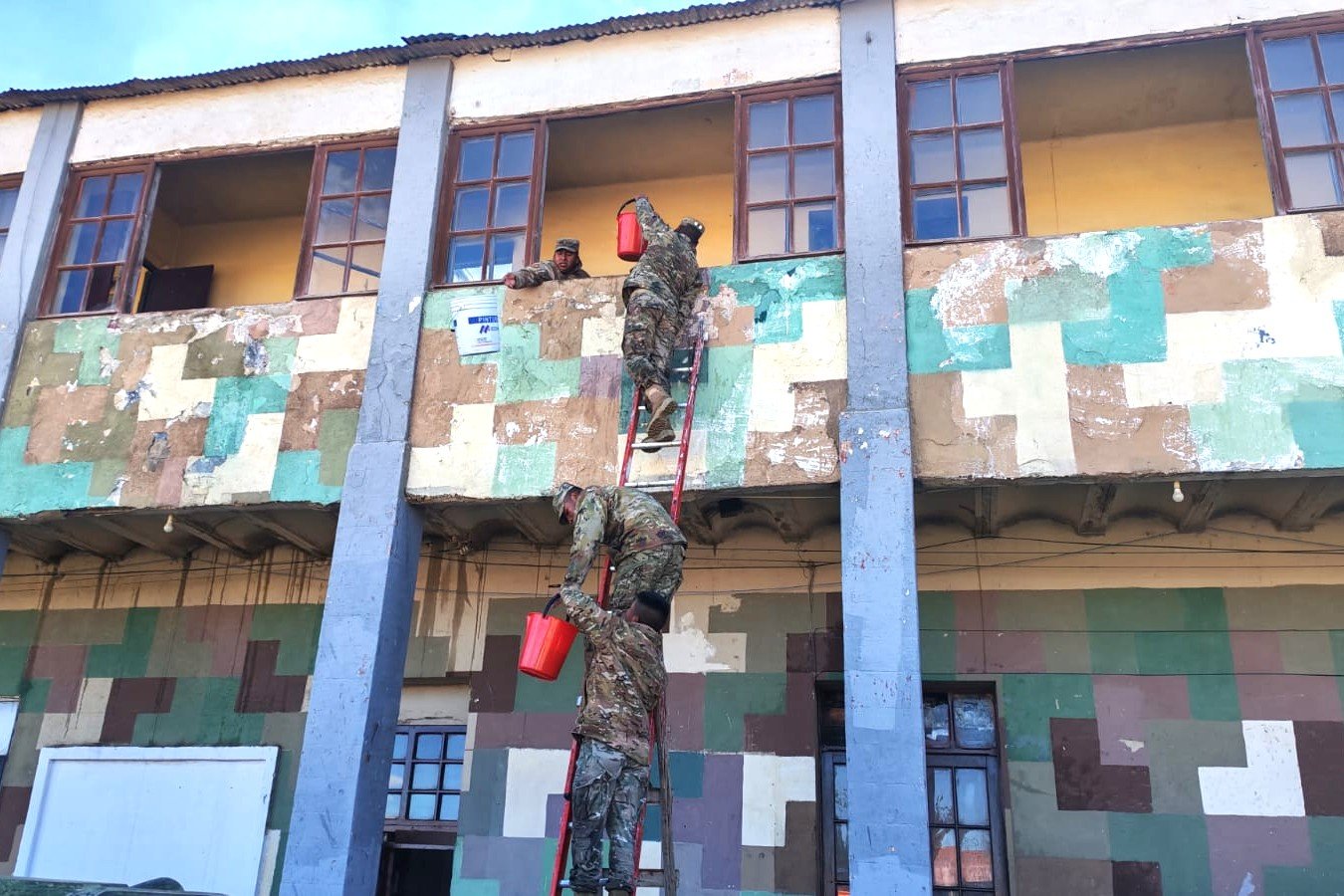 La Paz: incendio en cuartel militar de Viacha deja daños materiales en siete oficinas 709609583 1639361804857972 1782892334883751999 n