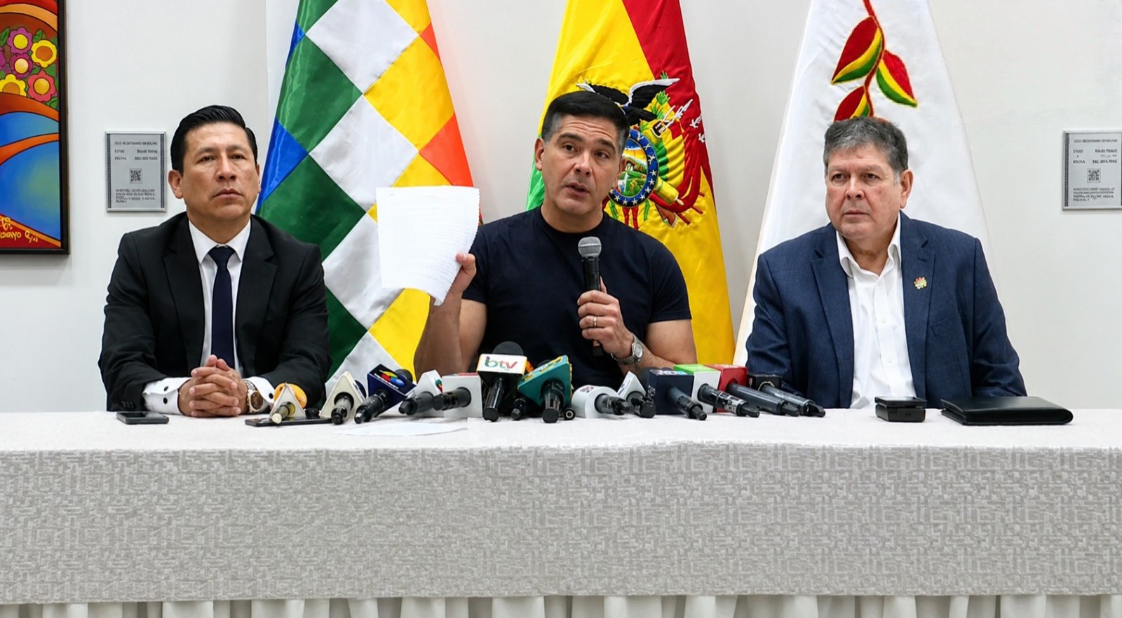 Gobierno anuncia reunión con 38 sectores del norte de La Paz para garantizar abastecimiento 711630913 1296248419344841 5068622197219455042 n