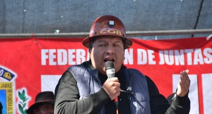 Argollo reaparece en cabildo de El Alto y niega financiamiento a las movilizaciones en el país 714469706 1461951512626633 2745709560597878391 n e1780427627279