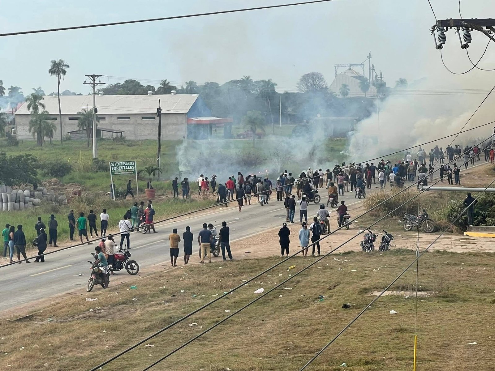 Evangélicos presentan acción popular para exigir declaratoria de Estado de excepción 717582485 1300749835561366 942757821493865325 n