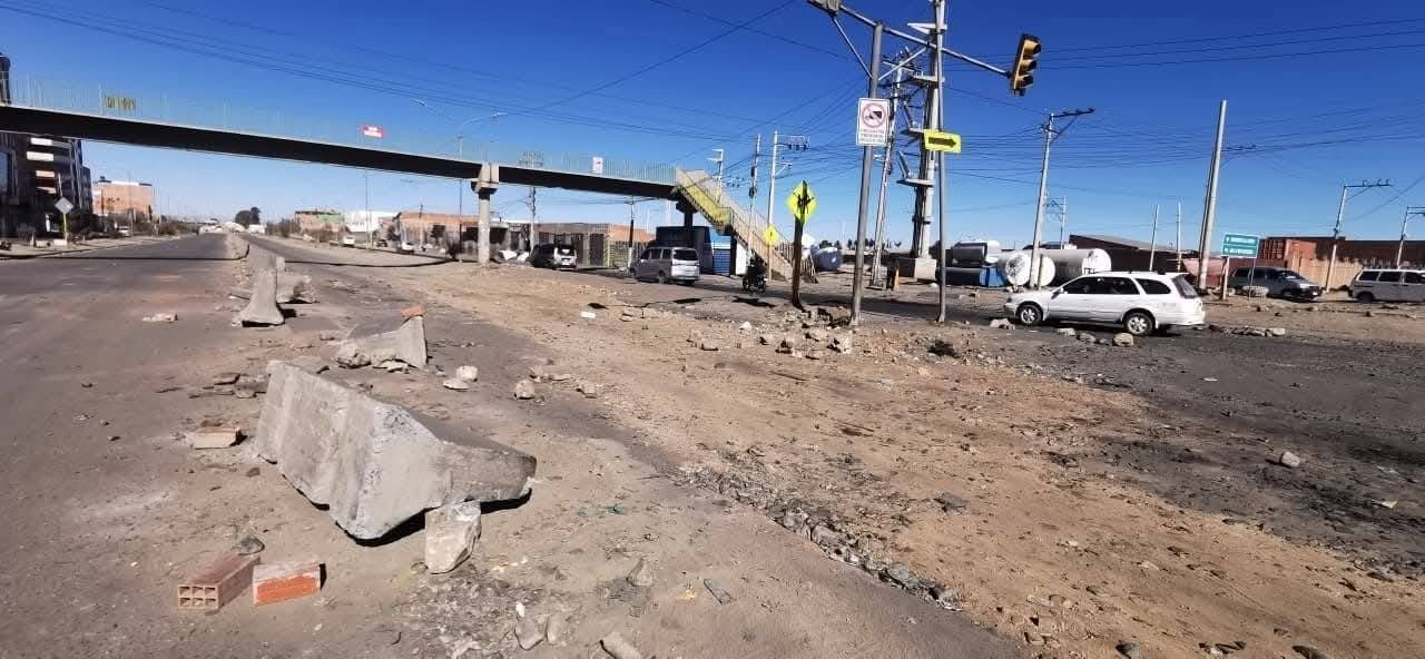 El Alto recupera la circulación en zonas clave tras levantamiento de bloqueos 721377548 1336949571865302 406039896294615469 n