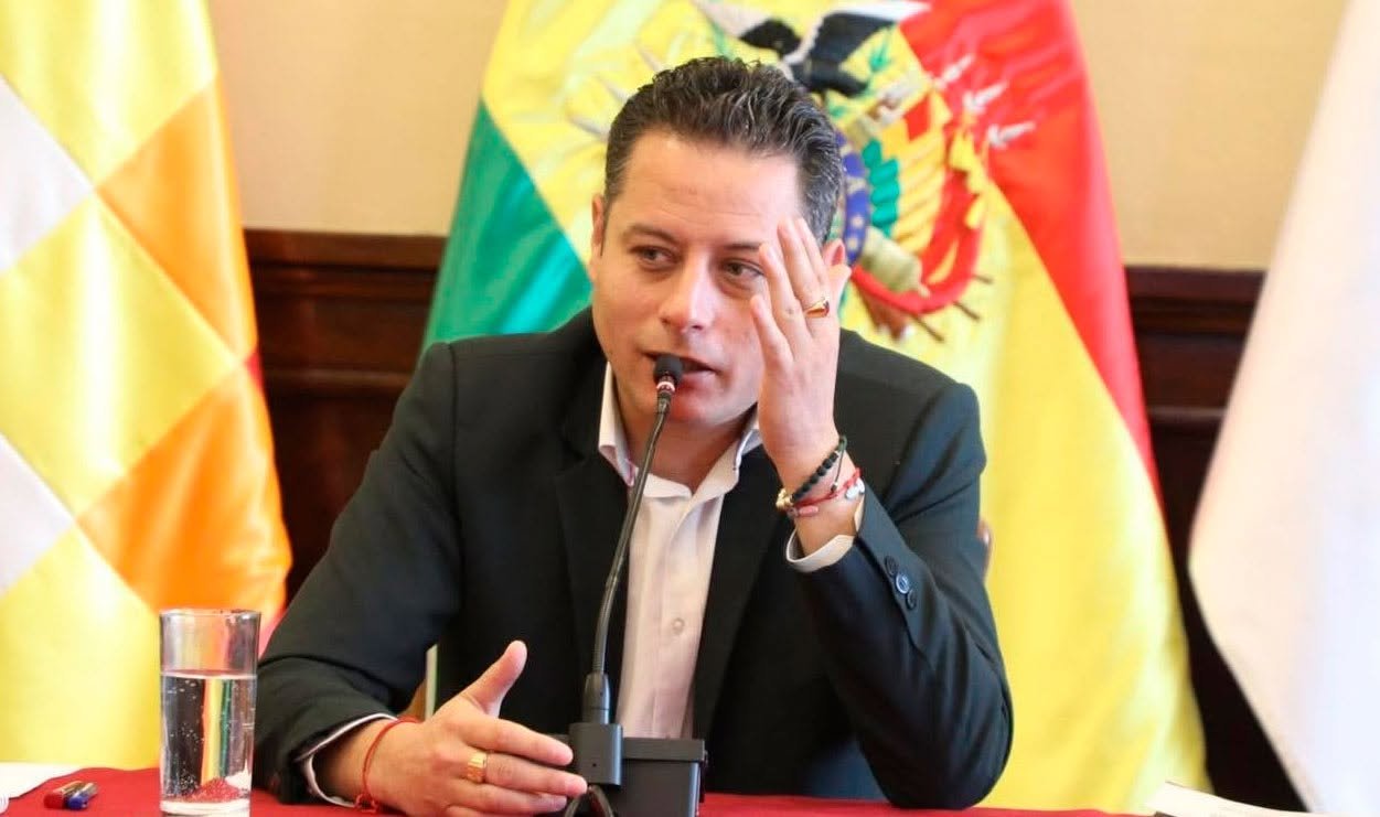 Lara a Oviedo: “Fracasó toda política de Estado en la lucha contra el narcotráfico” 723562183 122373045824358246 6055645556285813773 n