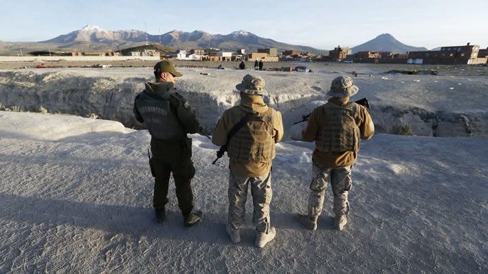 Chile: militares bolivianos detenidos en Colchane son reconducidos a Bolivia tras incautación de armas 724613945 27090407660581135 971665388786044285 n