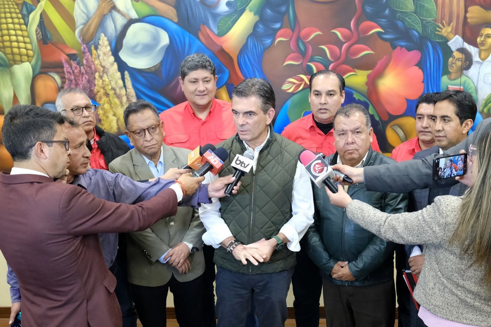 Paz se reúne con la COD de Santa Cruz y apuesta por el diálogo para levantar bloqueos 724958710 122137119357136632 4393121117666291708 n