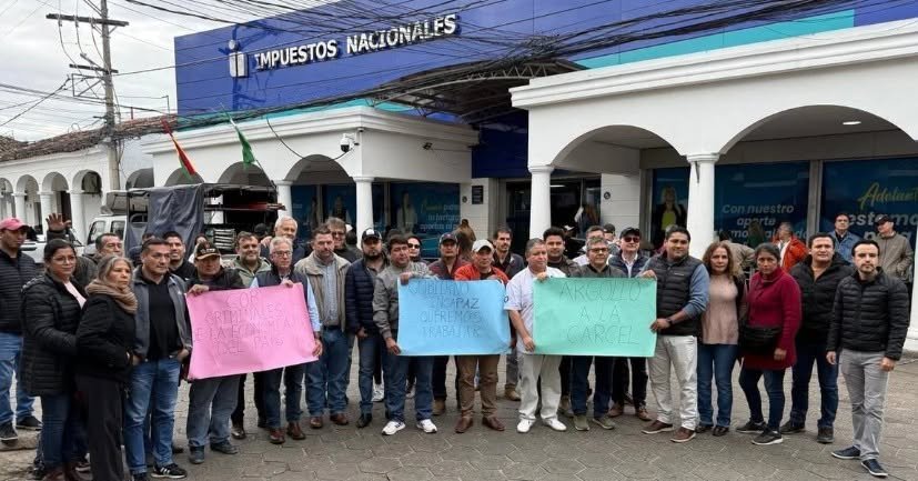 “El tiempo se agotó”: productores agropecuarios de Santa Cruz exigen al Gobierno liberar carreteras 726471185 987990997338887 4244166433922554882 n