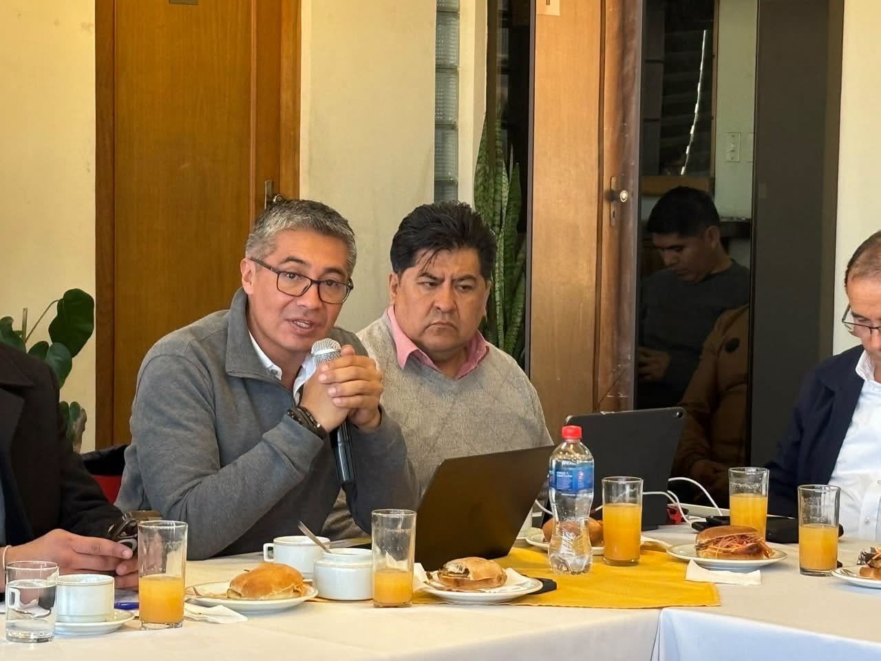 Ministro de Economía pide “conciencia” y no especular con precios tras la reforma al tipo de cambio 733737428 1554281569519979 5668400534740573919 n