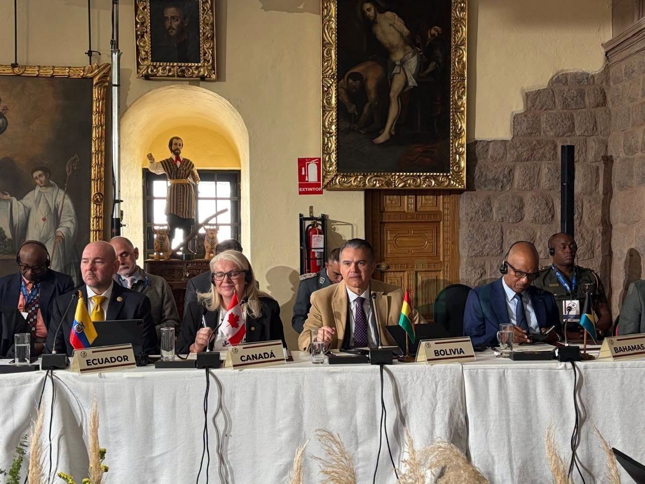 Bolivia propone cooperación regional contra el crimen organizado en Reunión de Ministros de Defensa en Perú 741745440 122178964418822339 6244350995900436717 n
