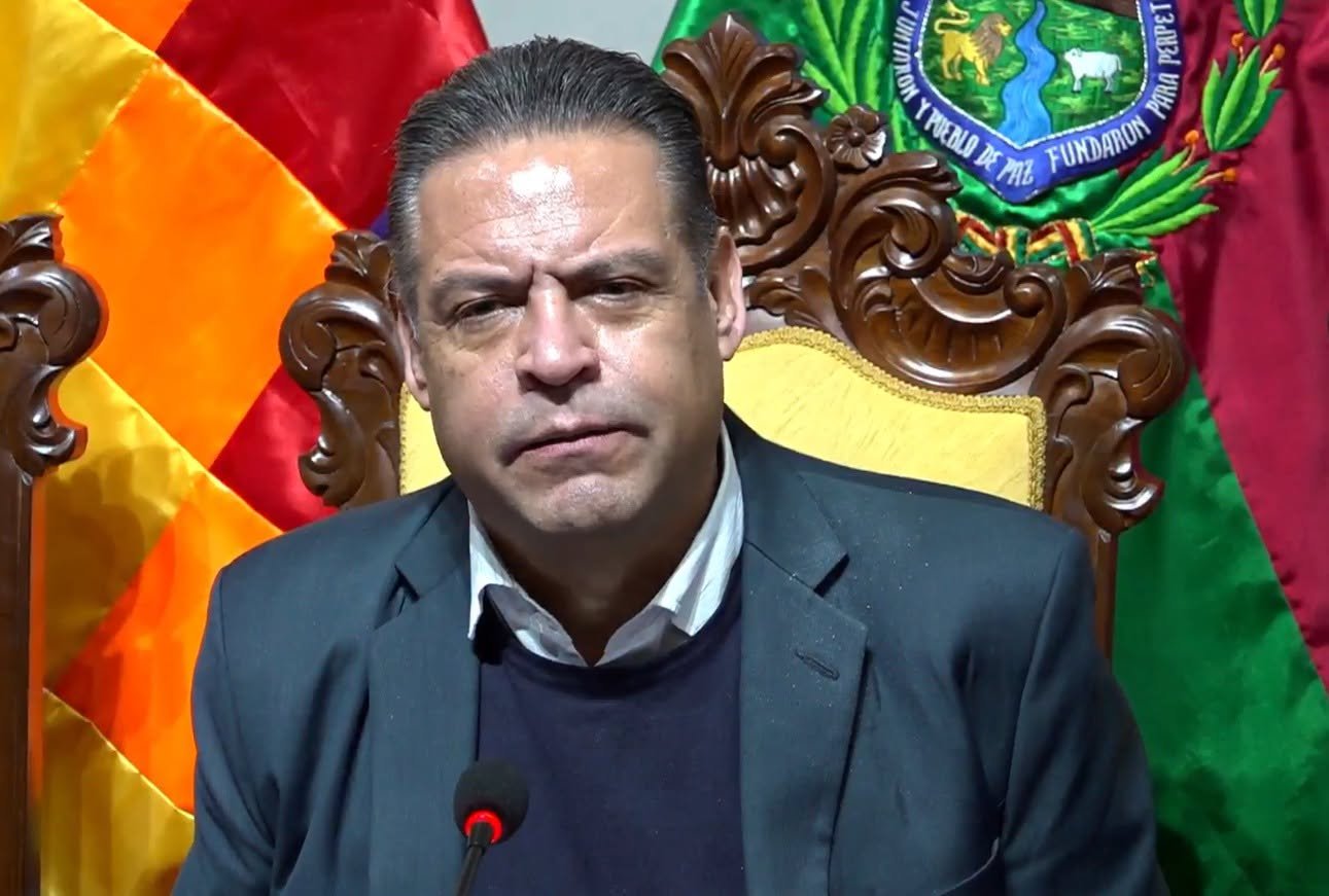 Gobernador de La Paz propone “última legalización” de autos indocumentados en el país 742198358 1342004948130108 3117891980599858550 n