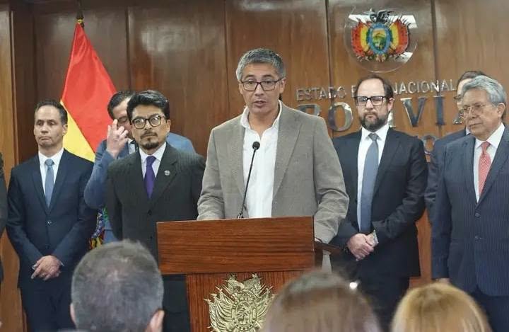 Gobierno y empresarios aprueban agenda conjunta para reactivar el comercio tras 53 días de bloqueos 742473368 1185526063763643 6951997263121040657 n