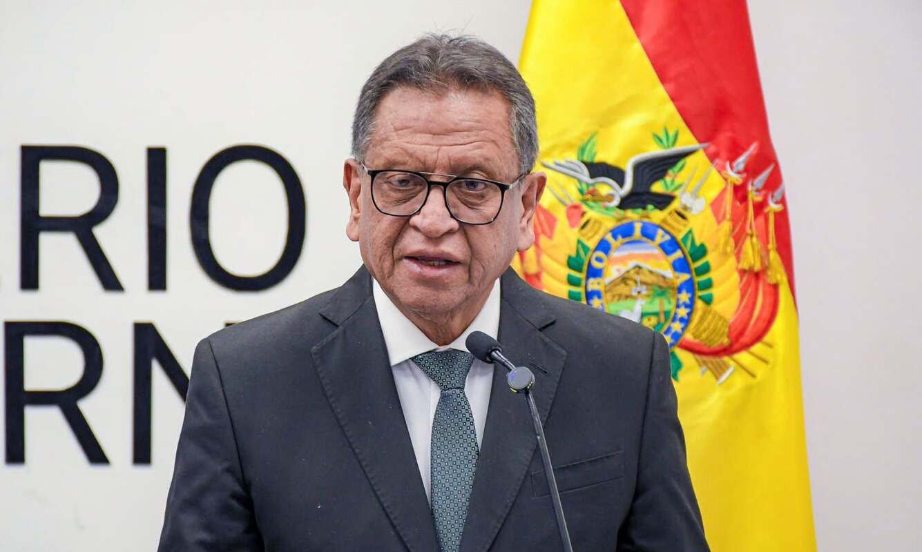 Cuarta interpelación: Legislativo convoca al ministro Oviedo por la lucha contra el narcotráfico 776102111 2336522910488914 8147177022844524873 n 1