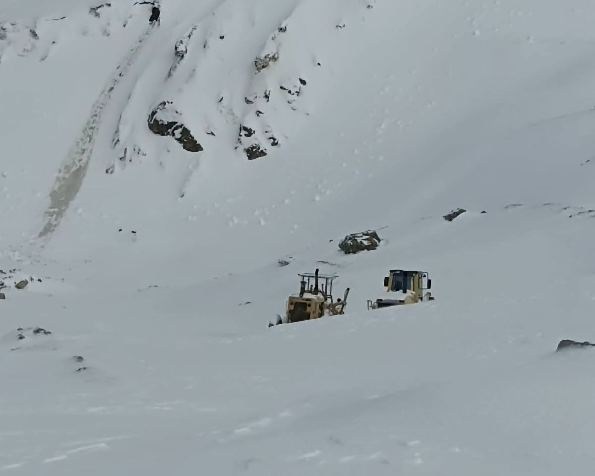 Una niña de tres años muere por hipotermia en un bus varado por la nieve en ruta a Cocapata, Cochabamba 778950258 1695774088158163 1769864990379784007 n