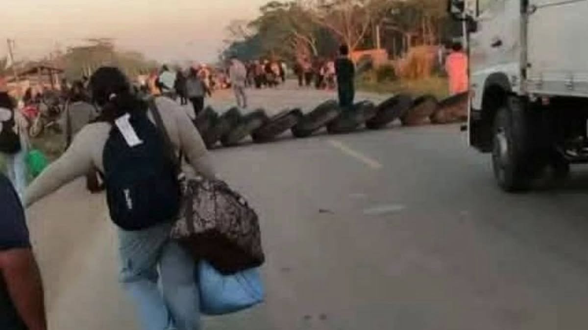 En Santa Cruz, suspenden viajes a Trinidad por bloqueo de productores que rechazan el DS 5676 785602603 1174968818515930 4895986823568662960 n