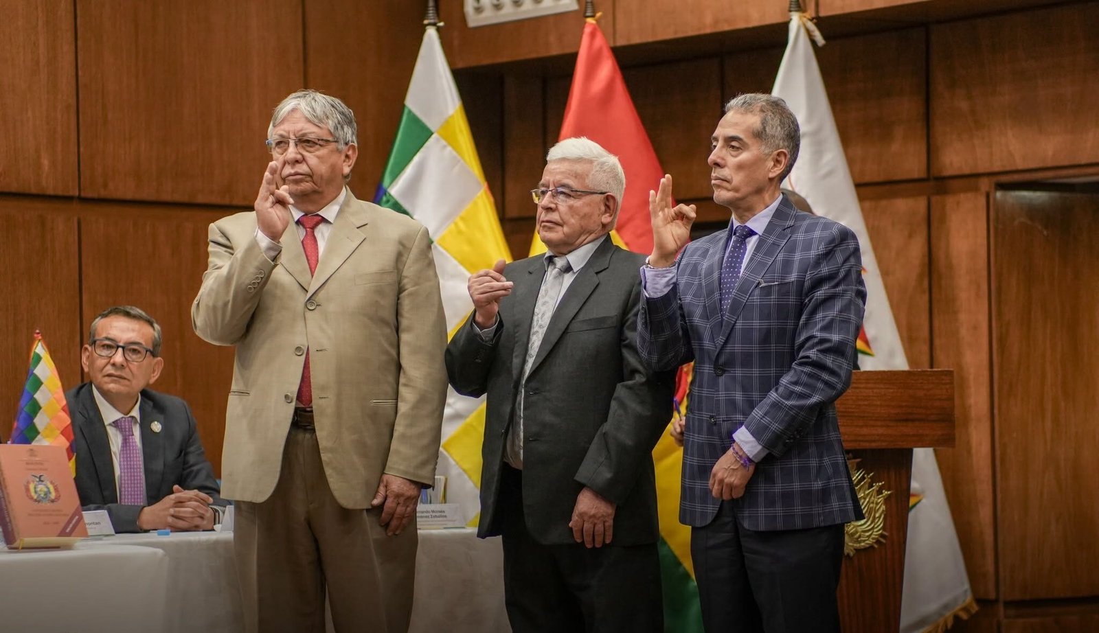 Nuevo equipo: Ministerio de Economía posesiona a tres viceministros 789617596 1057480983671222 1659022096759545931 n e1788462741701