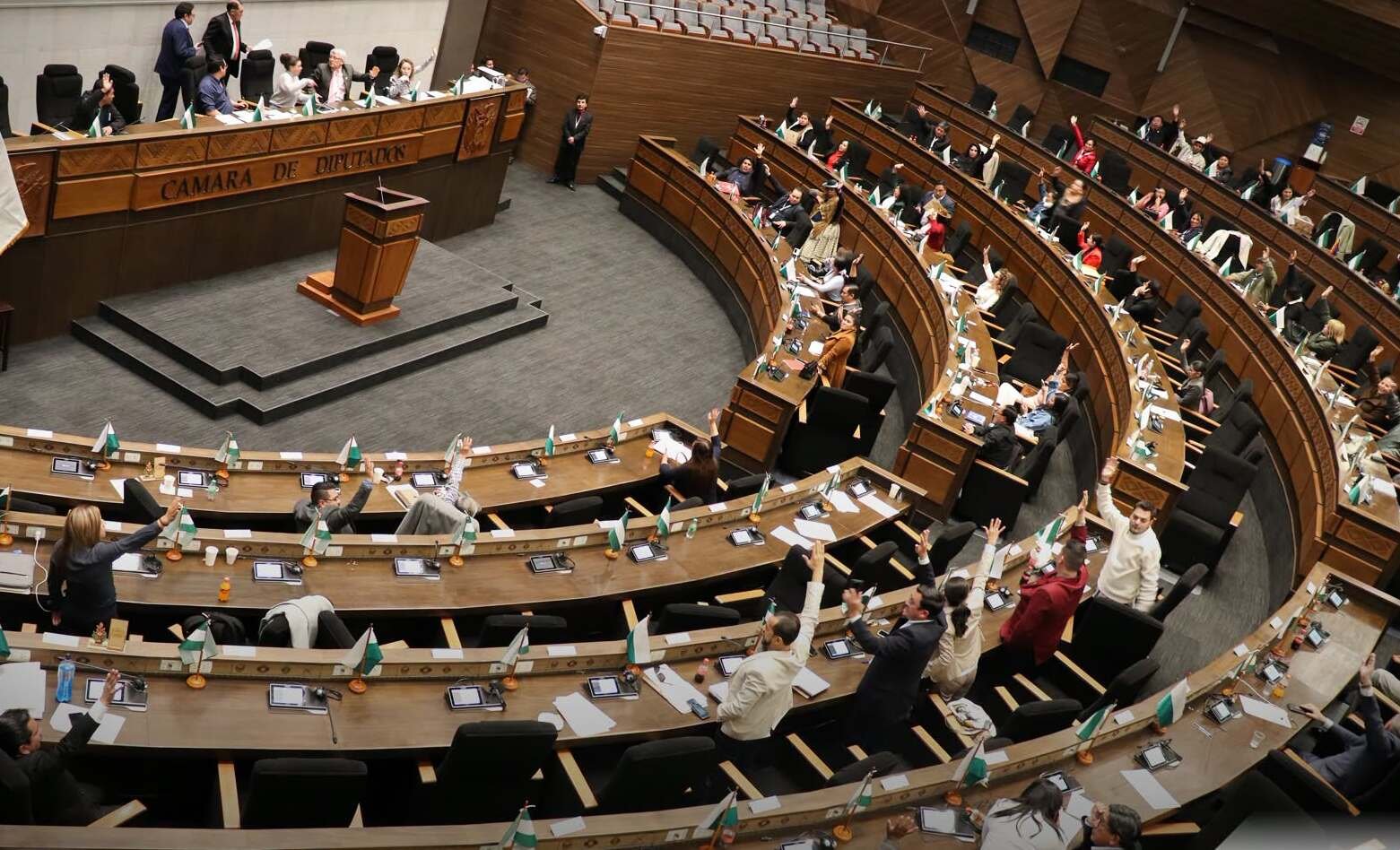 Por aprehensión del exfiscal general, Legislativo adelanta sesión ordinaria para este viernes 793405691 1090883246619118 1189305119593433187 n 1