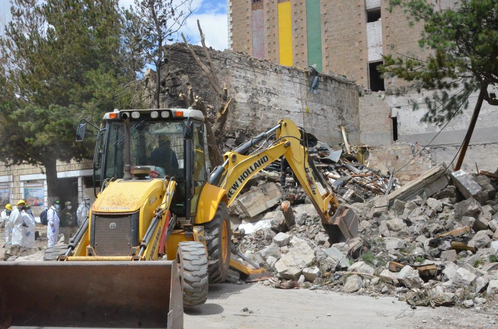 Tragedia en Viacha deja siete fallecidos y continúa la búsqueda de más cuerpos 797888047 2340257460049885 7090569751311562990 n