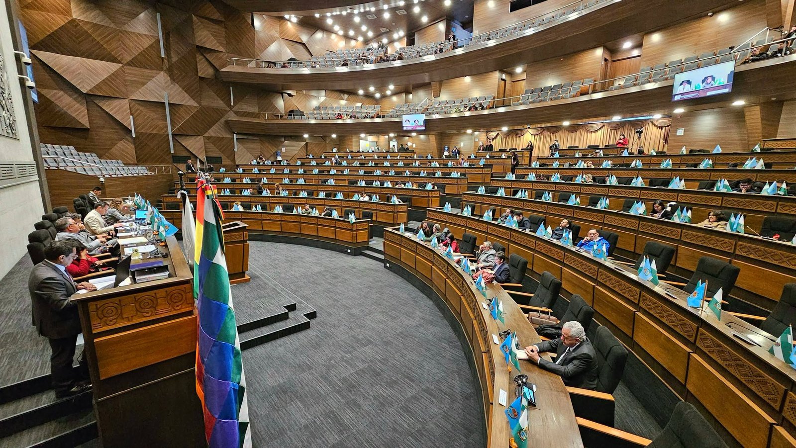 Lara convoca a sesión del Legislativo para tratar informe de bolivianos vetados por EEUU 799362900 2010634126255657 6639557430567033034 n