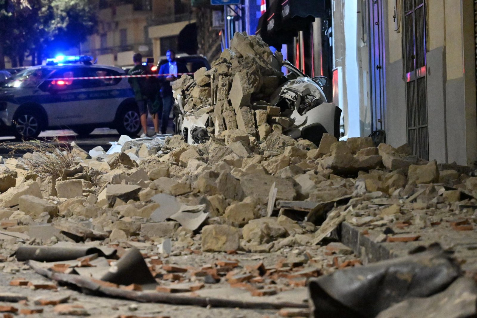 Fuerte sismo de magnitud 4,7 deja al menos ocho heridos y daños en la provincia de Nápoles, Italia 7ISWGGQ66ZEWFDAWVYPHU5A3NY