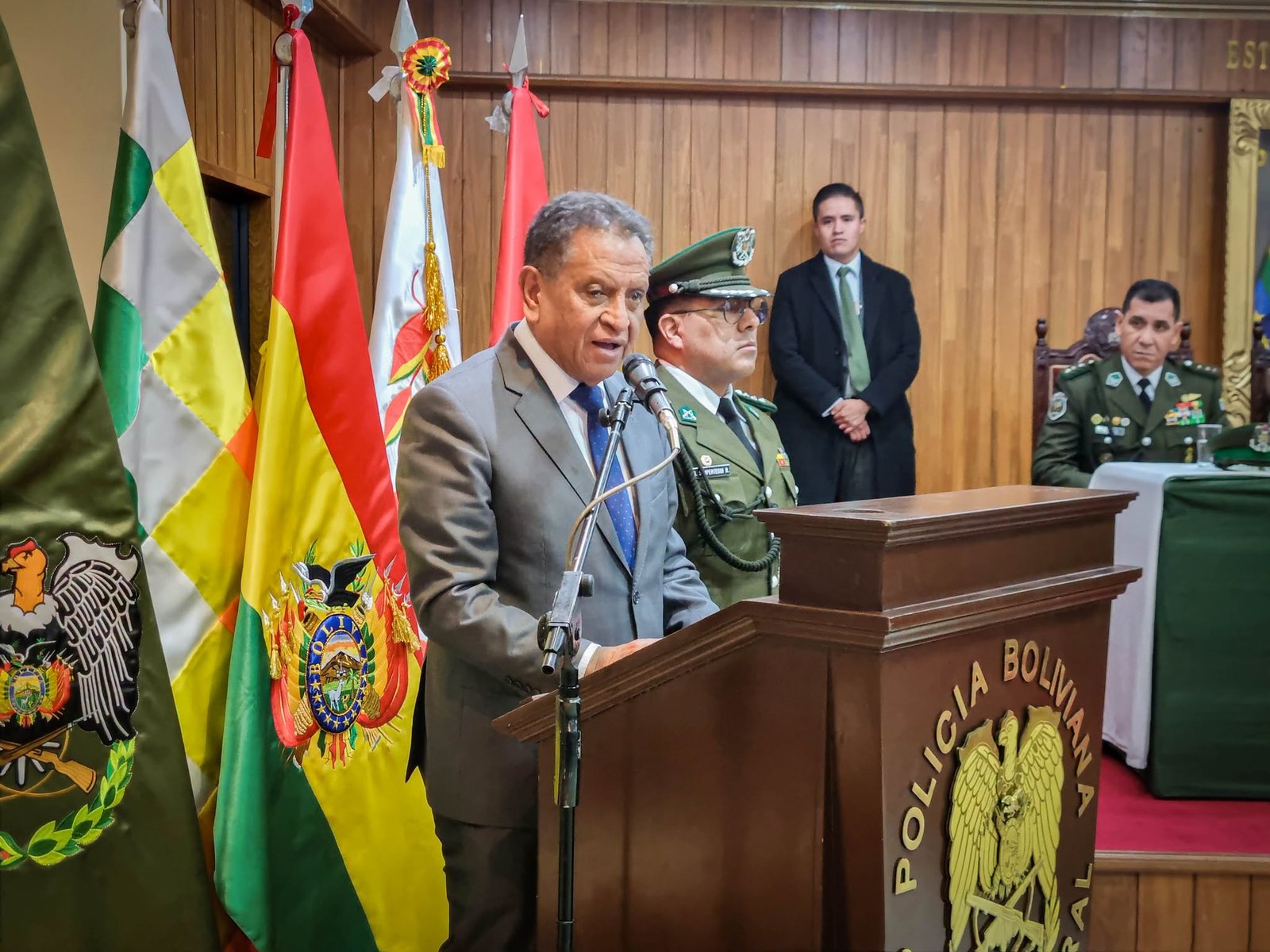Ministro Oviedo anuncia “segunda etapa” de cambios en la Policía tras posesión de nuevos mandos 802702863 1469377961676976 4816226502772303736 n