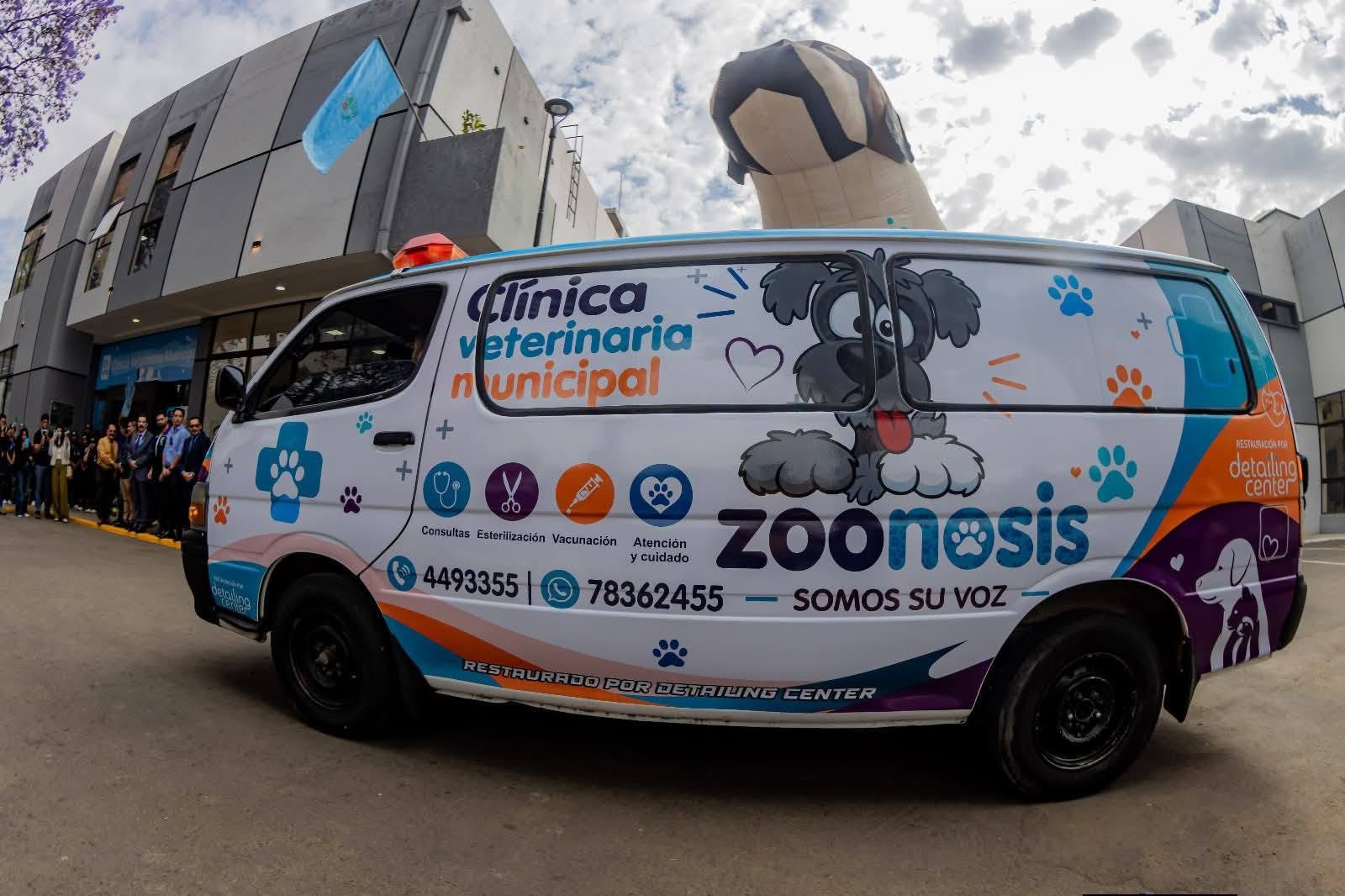 Cochabamba estrena la primera ambulancia veterinaria municipal de Bolivia 802863668 122124036687381050 8206708549078984202 n