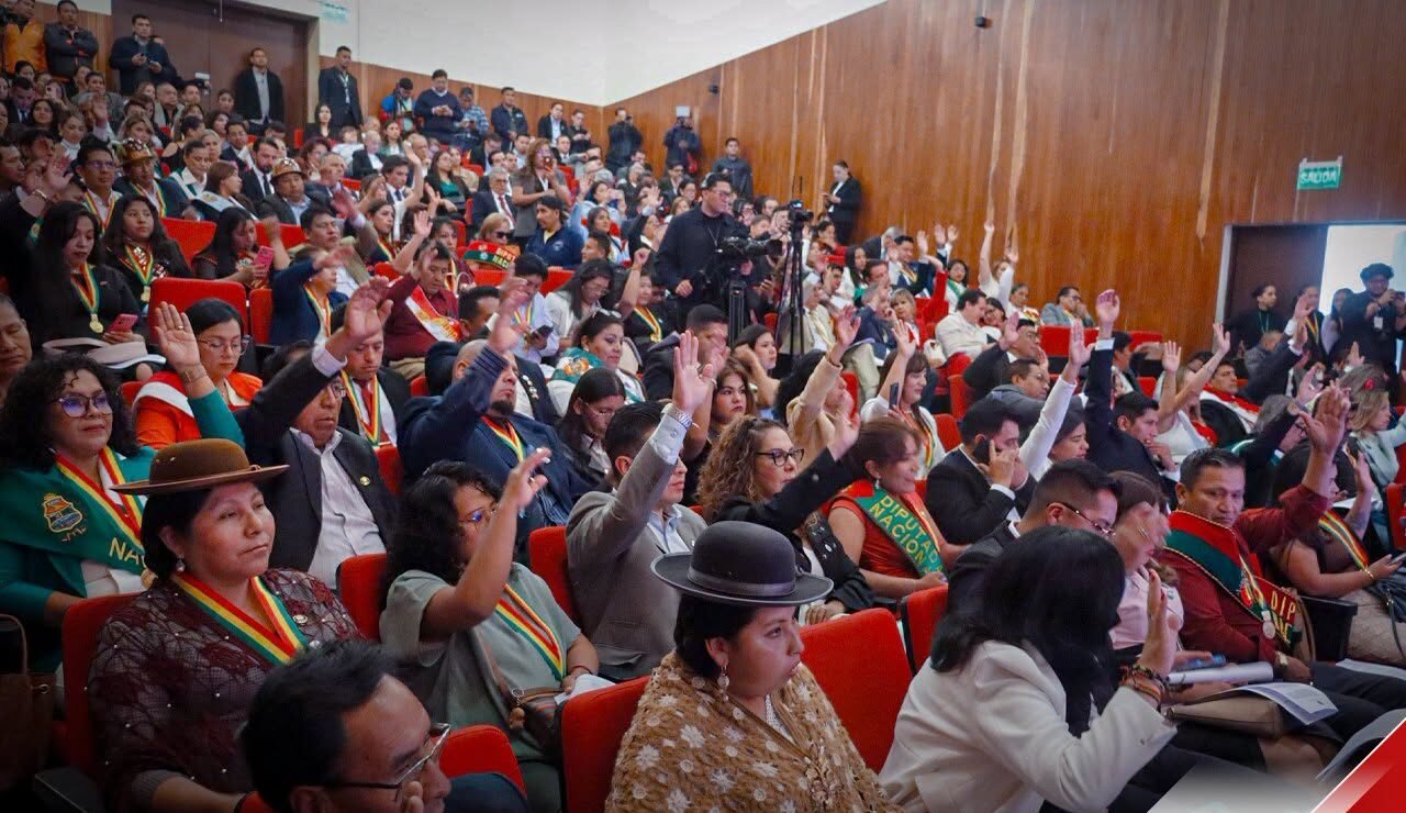 Diputados sesiona en Santa Cruz y aprueba seis leyes para el departamento 819636881 1760217365254024 7843116070708115003 n e1790206913100