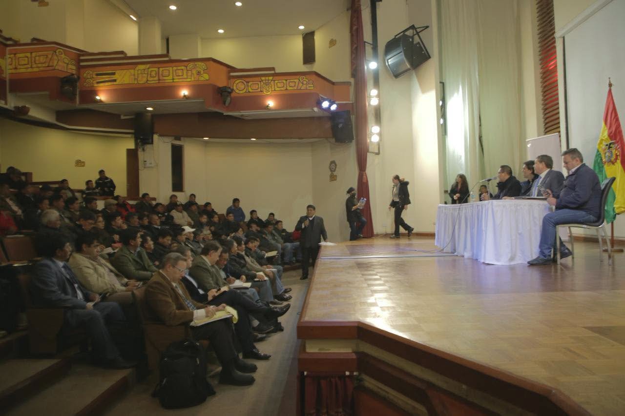 Choferes y Gobierno instalan diálogo en La Paz por alza del diésel y nivelación de tarifas 828572941 1128028666322333 4206299280714952017 n