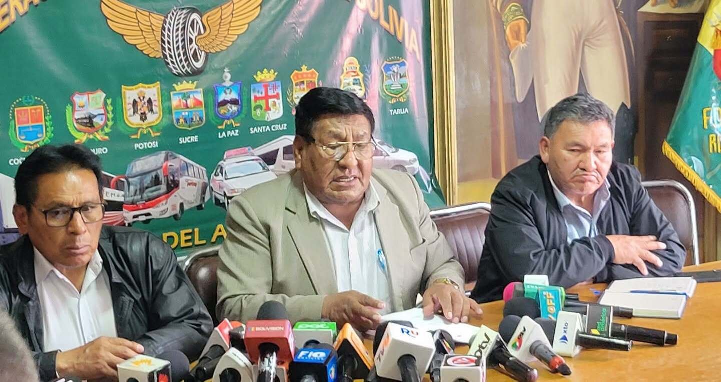 Ajuste al diésel: Confederación de Choferes anuncia que acudirá al diálogo con el Gobierno 828627589 1748481789748763 4085814917978139704 n 1