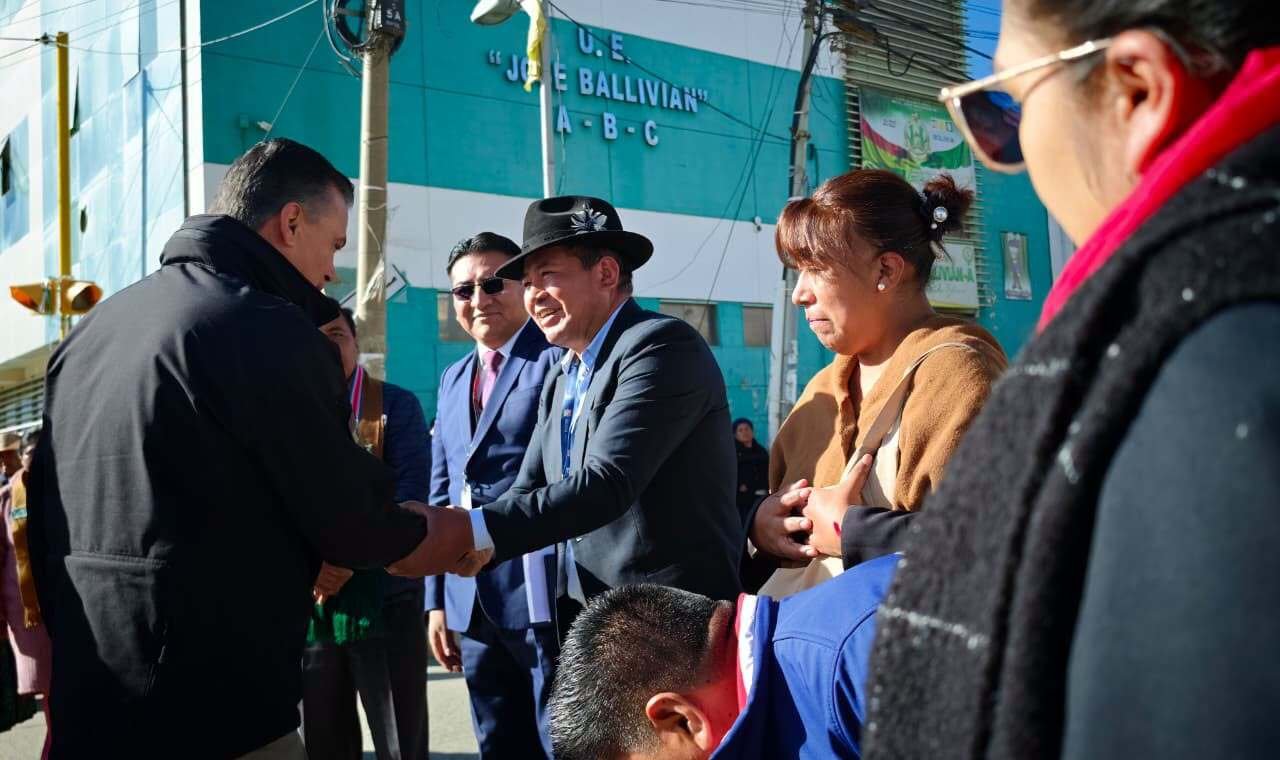 Viacha retoma las clases presenciales y Justiniano destaca: “La recuperación continúa” 833785409 964369922766752 1863447900062253153 n 1