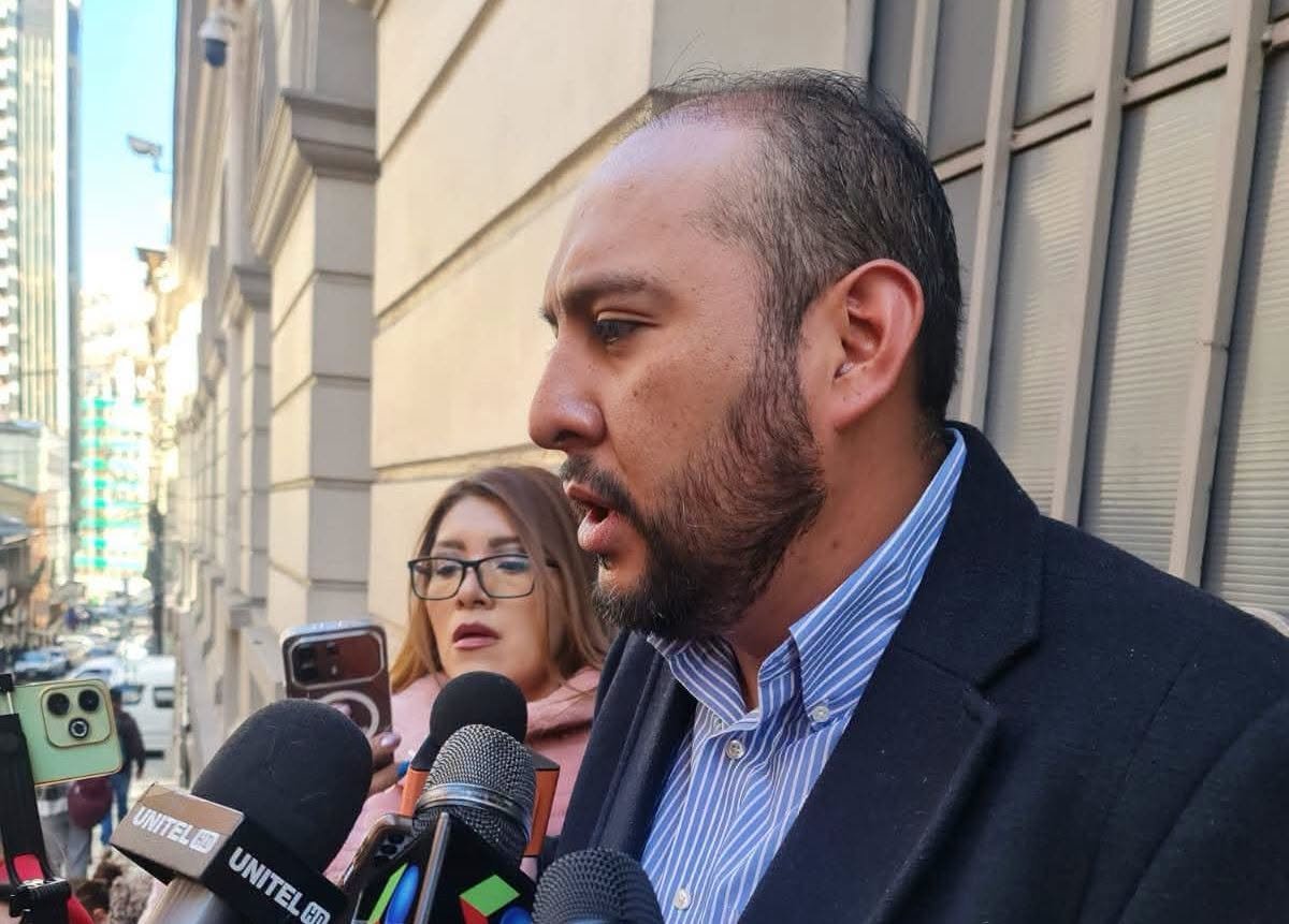 Exministro Ríos llega al juicio por la toma militar y afirma que apoyará la investigación 842006553 1128964213042596 8529922935057902685 n