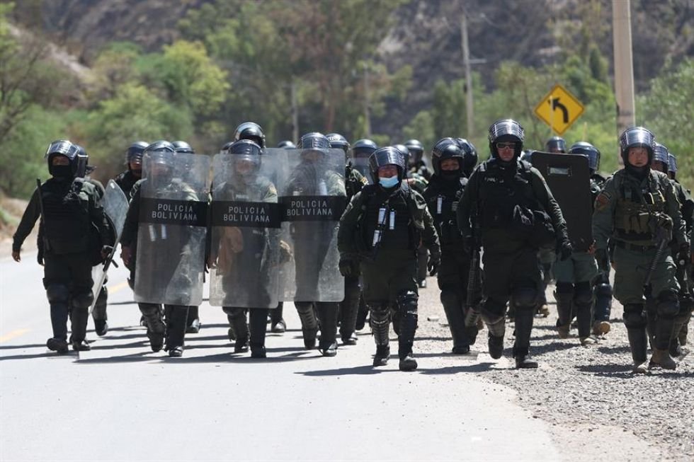 Gobierno despliega policías y militares en rutas troncales y advierte que no permitirá bloqueos 9bc384e8 8b69 40e7 a4fd 402584f17ae1