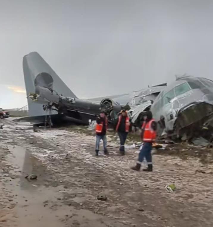 Un avión sufre accidente en El Alto 9e48d2a4 c8b7 44c1 9e3a 582228b160c6