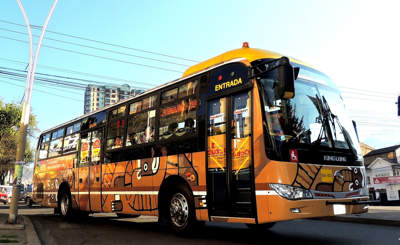 Alcaldía paceña dice que tres servicios se verán afectados por la falta de distribución de diésel Bus Pumakatari
