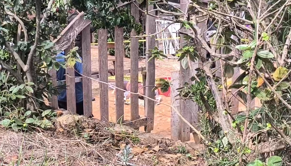 Una adolescente de 15 años muere con cinco puñaladas propinadas por un hombre Captura 89