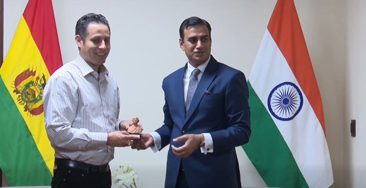 El Vicepresidente Lara y el embajador de la India celebran reunión para estrechar cooperación bilateral Captura de pantalla 2025 11 13 123609 1