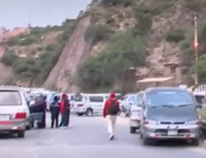Transportistas retoman bloqueo en Parotani y frenan viajes desde Cochabamba al occidente Captura de pantalla 2026 04 16 092943