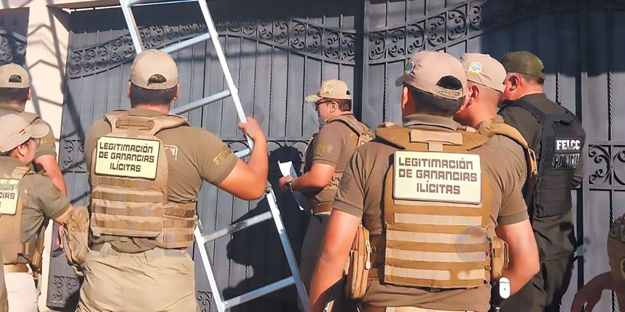 Allanan una casa donde operaba una red de estafadores mediante llamadas en Santa Cruz Ciberestadfa 0624 transformed