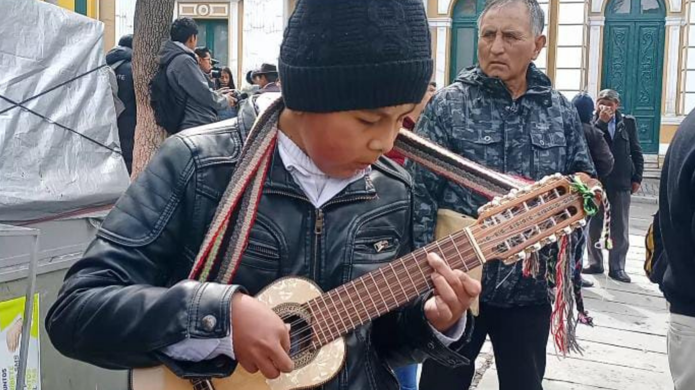La Sociedad Boliviana del Charango piden considere al charango boliviano como Patrimonio ante la UNESCO Diseno sin titulo 1 1
