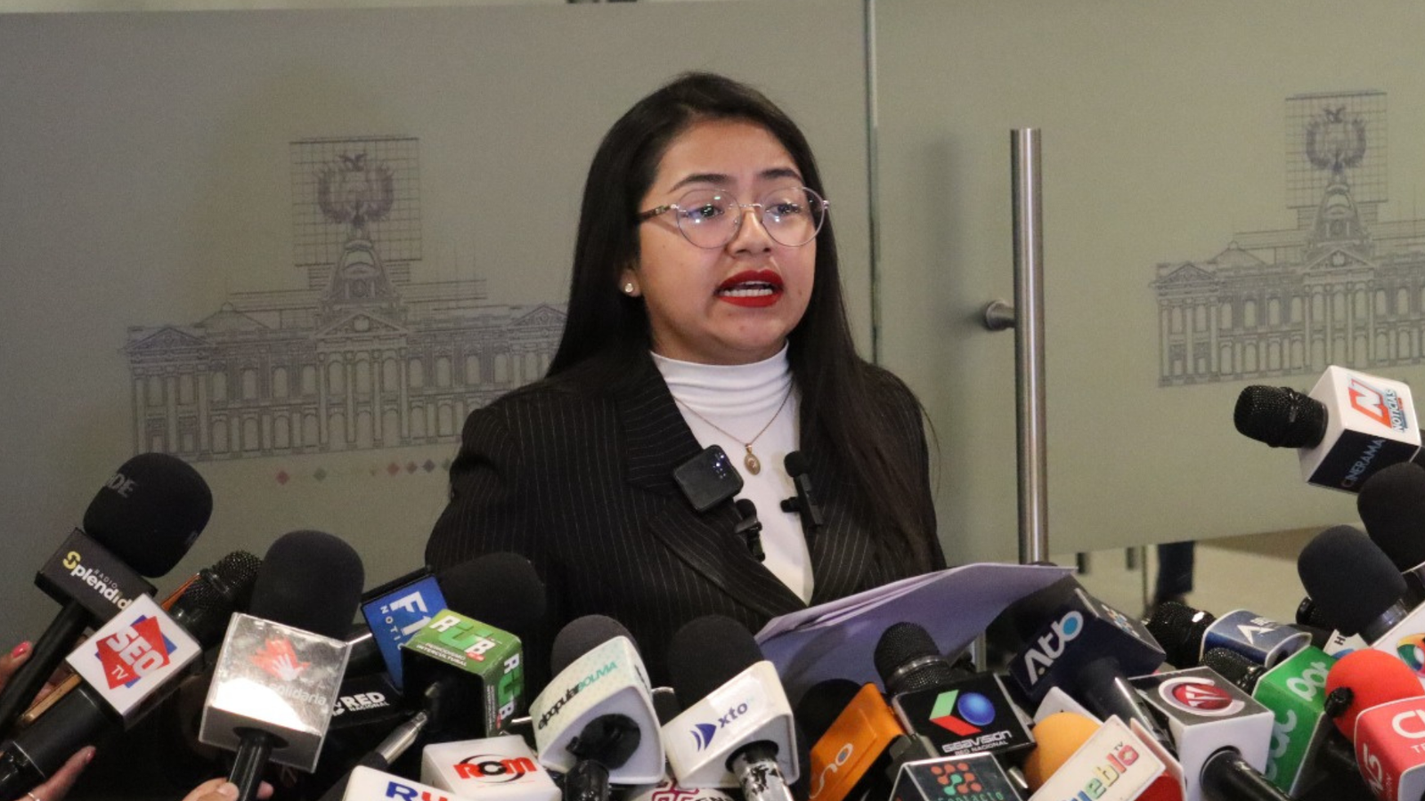Diputada Lucero Justiniano impulsa ley para eliminar privilegios económicos de dirigentes sindicales Diseno sin titulo 16 4