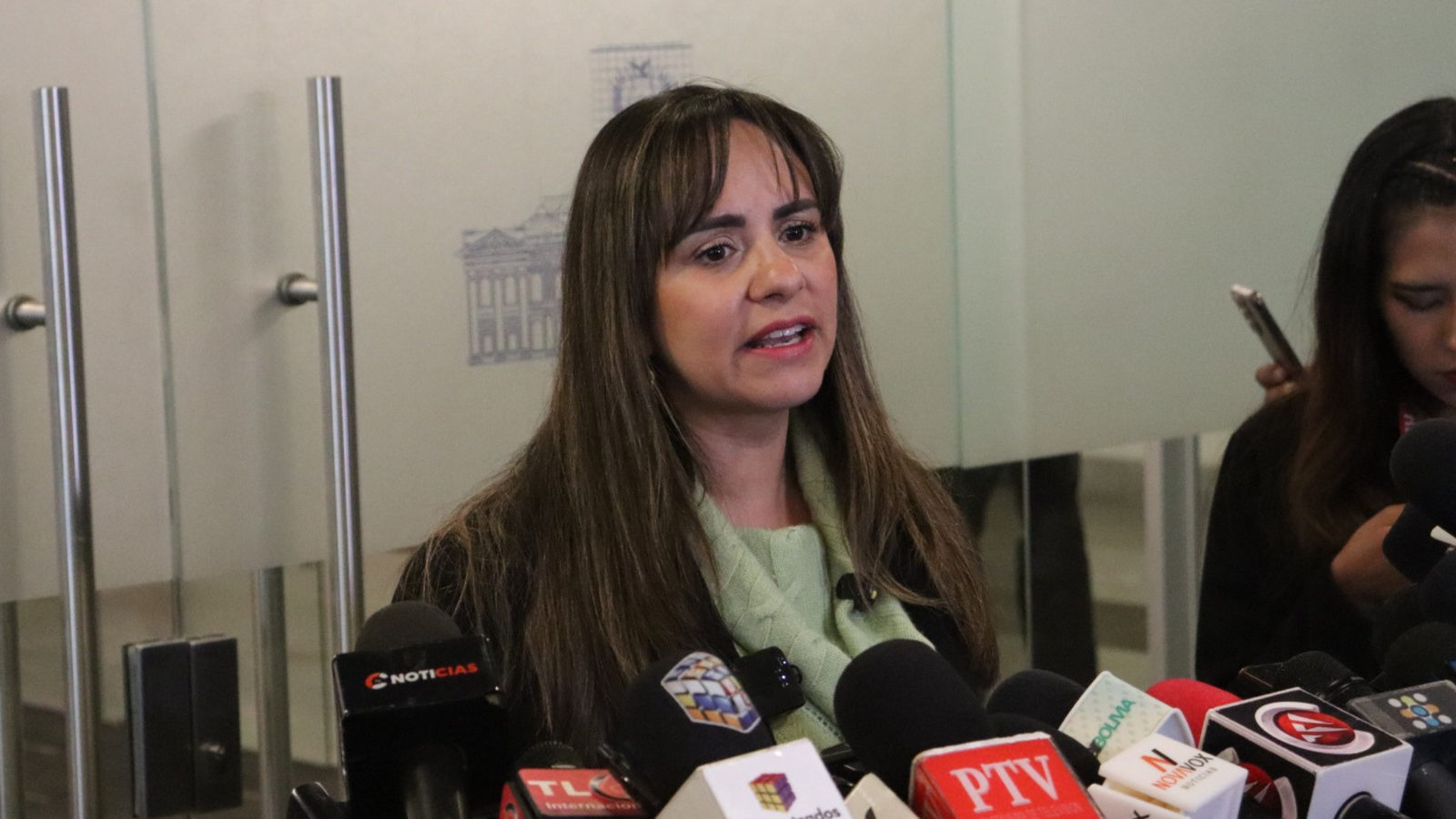Diputada Herbas denuncia que acuerdo con el FMI elevará combustibles, tarifas y créditos y golpeará a pobres y clase media desde 2027 Diseno sin titulo 2026 09 10T141909.042
