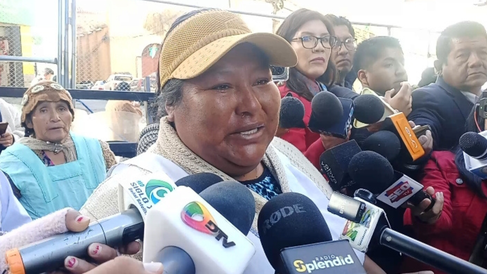 Comerciantes exigen la apertura de los accesos a Plaza Murillo tras la afectación a sus ingresos económicos Diseno sin titulo 21 3