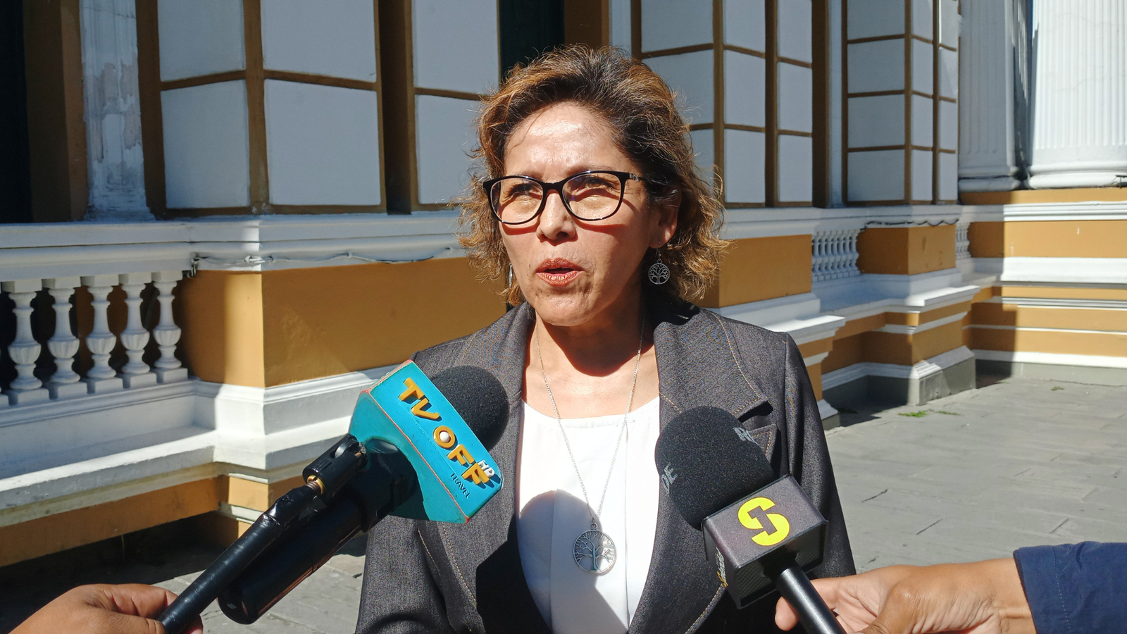 Contraloría activa registro inmediato de autoridades salientes para alertar a Migración y evitar su salida del país Diseno sin titulo 4 2