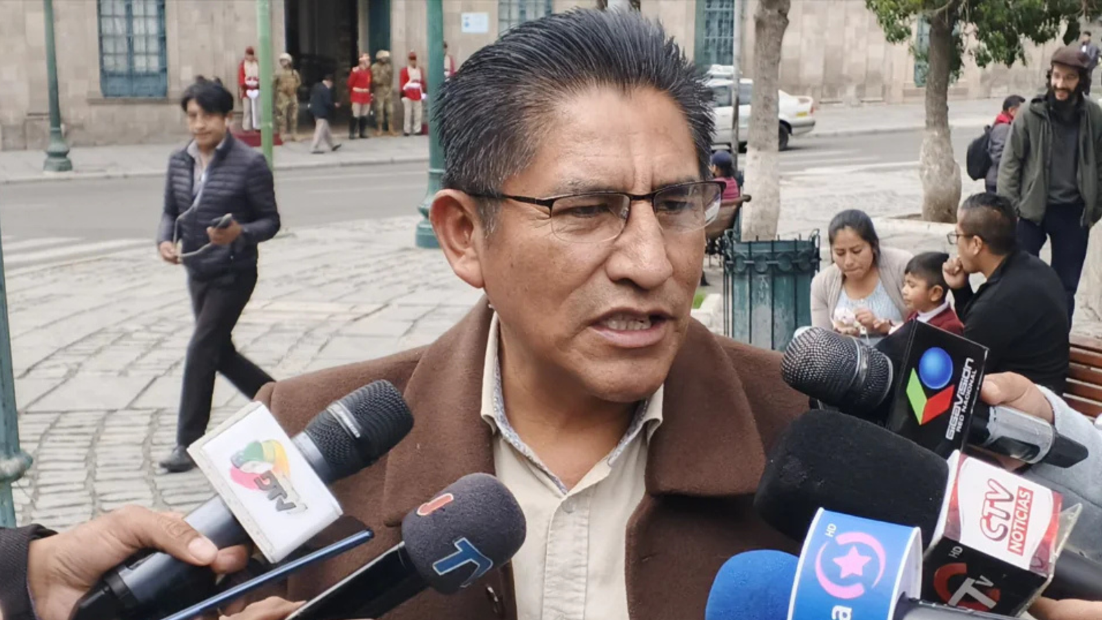 Félix Patzi propone un cogobierno con organizaciones sociales como salida a la crisis Diseno sin titulo 40 2
