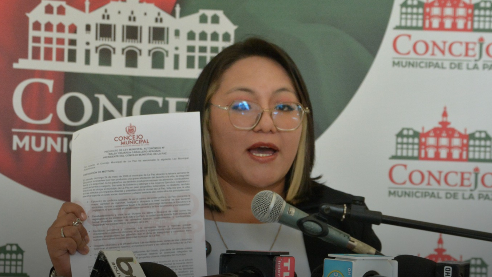 Concejal Alejandra Delgado impulsa Ley Municipal de Libre Locomoción y Transitabilidad y evitar bloqueos en La Paz Diseno sin titulo 42 1