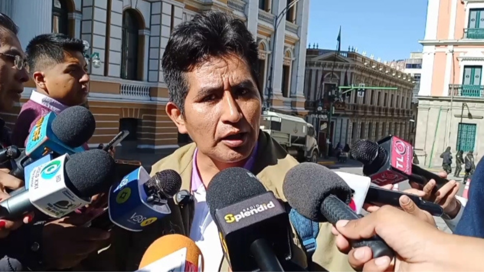 Asambleísta de Caranavi exige al Gobierno abastecer de combustible ante colapso de la producción y alza de precios Diseno sin titulo 5 3