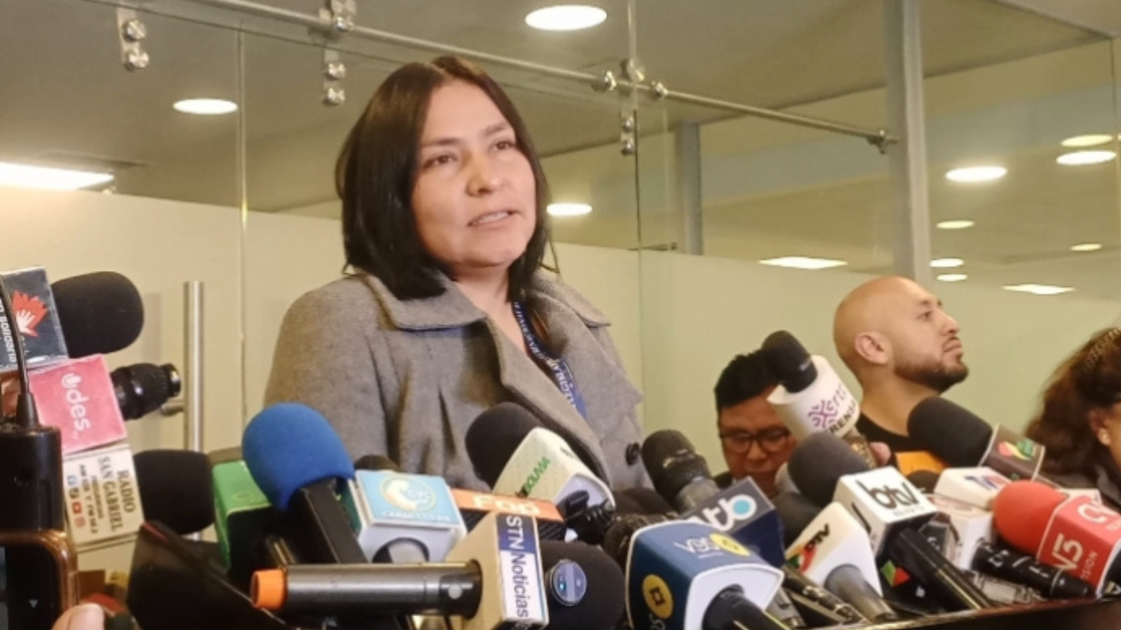 Senadora propone reforma parcial a la CPE para consolidar el 50/50 y transferir más recursos a regiones y frenar traspaso de competencias Diseno sin titulo 60 1