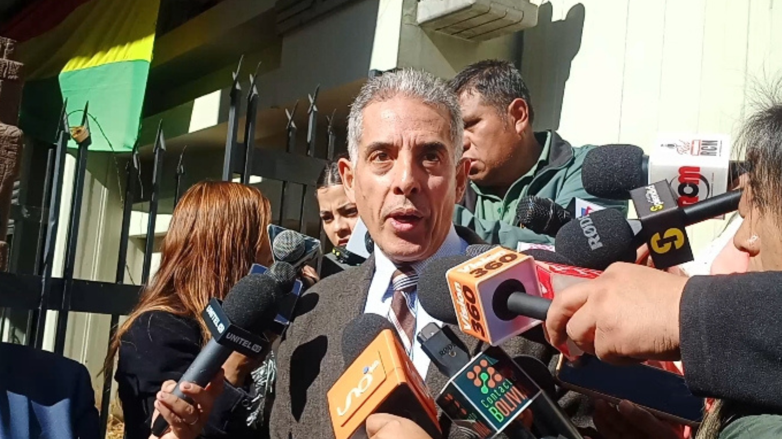 Gobierno insta a no temer al tipo de cambio flexible y asegura que impulsará al sector exportador Diseno sin titulo 61 1