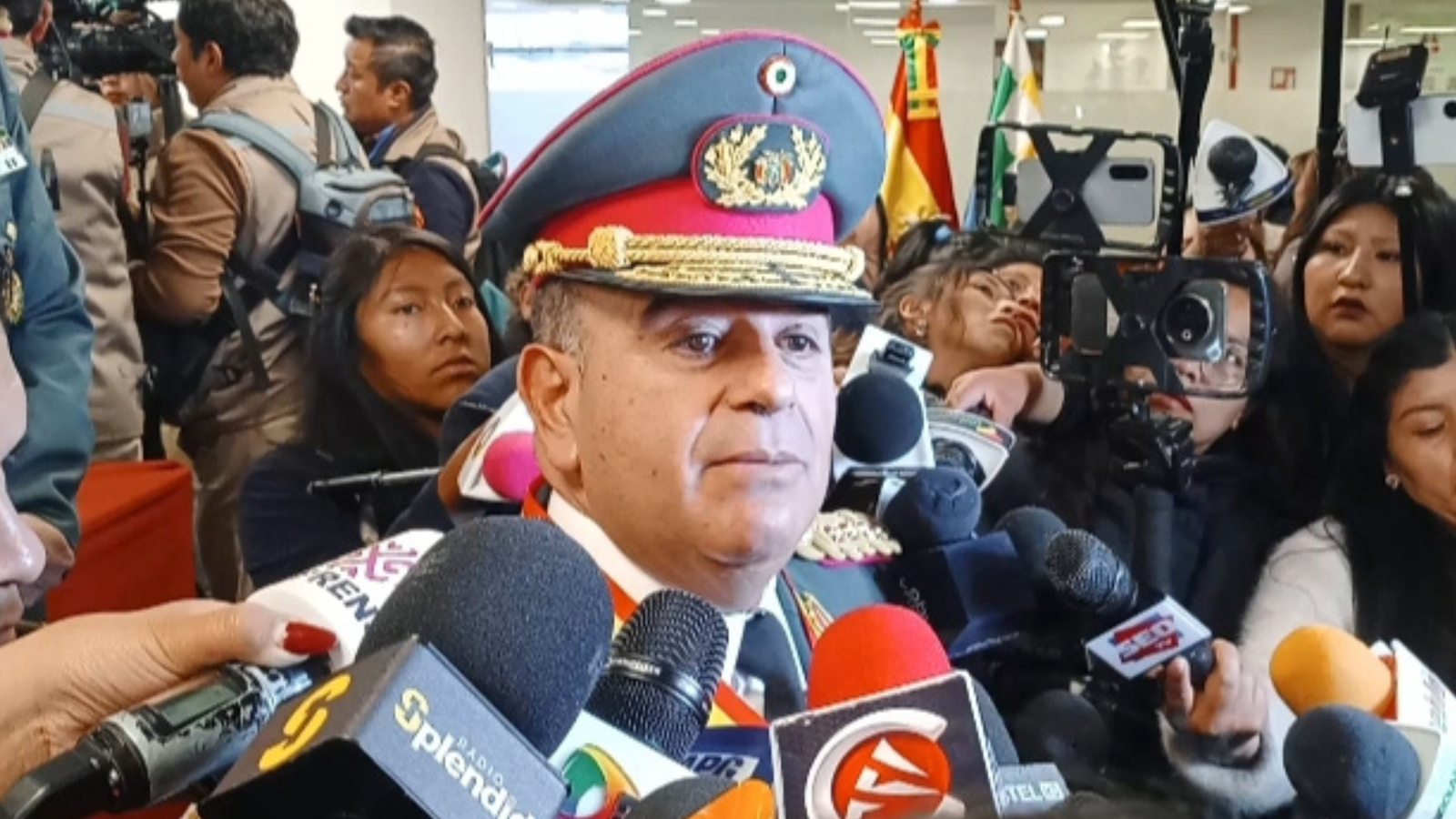 FF.AA. descartan militarización en San Matías y ratifican patrullajes permanentes ante violencia por narcotráfico Diseno sin titulo 80