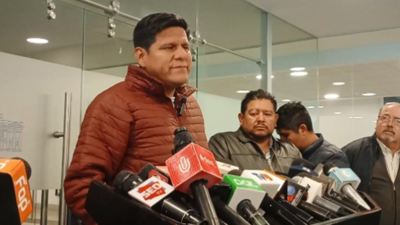Diputado Rolando Pacheco denuncia «crisis de gabinete» e improvisación por falta de planificación en el Gobierno Diseno sin titulo 83